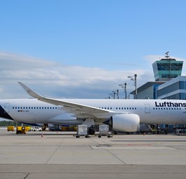 lufthansa airbus a350 900 d aixv muc (1)
