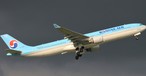 Der Airbus A330 mit dem Kennzeichen HL7525 von Korean Air vor ...