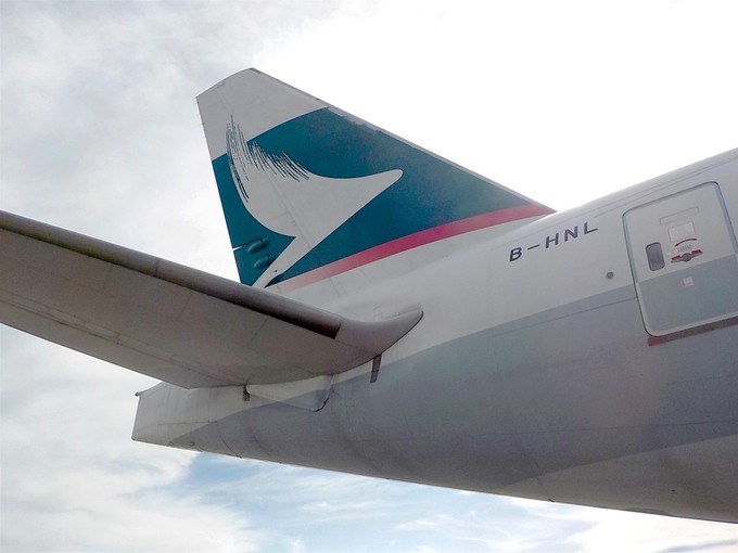 <div class="page" title="Page 2">
<div class="layoutArea">
<div class="column">

«Cathay Pacific war sehr zentral für den Erfolg des 777-Programms», kommentiert Boeing-Zivilflugzeug-Chef Kevin McAllister.

.

</div>
</div>
</div>