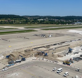 Baustelle am Flughafen Zürich: Bis zur Eröffnung vergeht noch viel Zeit.