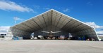 Condors Airbus A320 im mobilen Hangar in Kavala: Kennzeichen D-AICP.