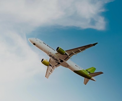 Airbus A220 von Air Baltic: Die Airline schrumpft. 