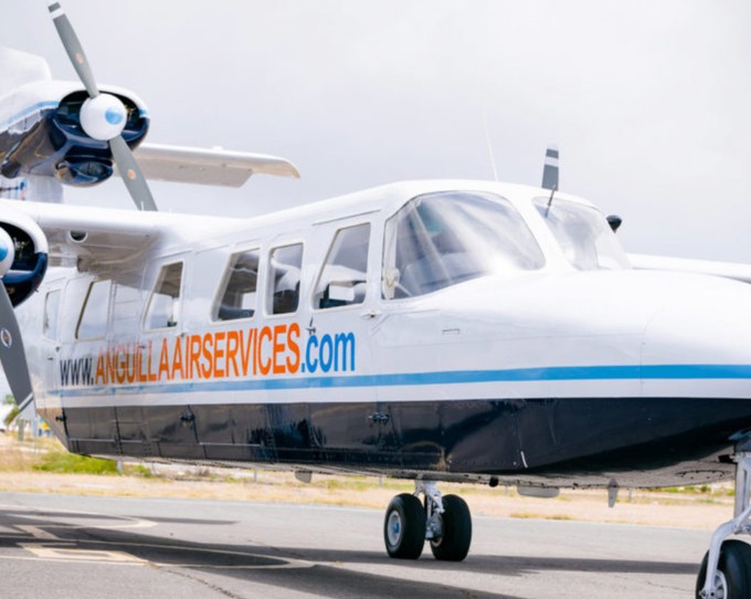 1. Anguilla Air Services fliegt auf der rund 19 Kilometer langen Strecke zwischen Sint Maarten und Anguilla. Genauso kurz ...