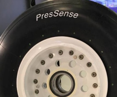 Pressense: Der Reifen soll die Arbeit von Technikern und Piloten erleichtern.