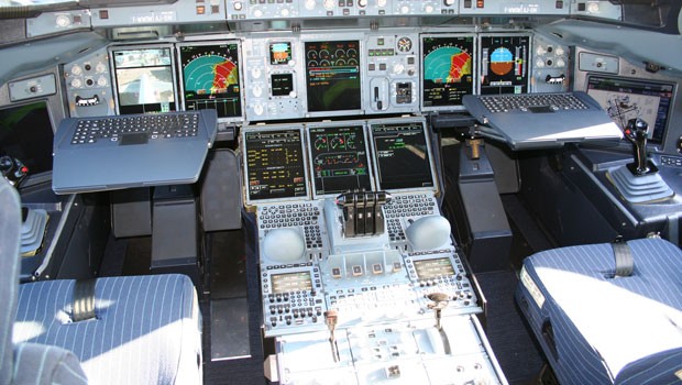 Cockpit des Superjumbos A380: Im Zweifel gibt es hier recht wenig für die Piloten zu tun - zu wenig.