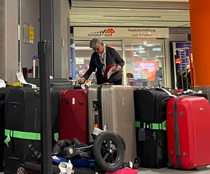 Koffer vor der Gepäckermittlung von Aviapartner am DUS: Bald wieder chaotisch?