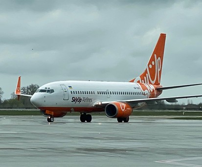 Boeing 737 von Sky Up: Eine Maschine steht weiterhin am Flughafen Kyiv.