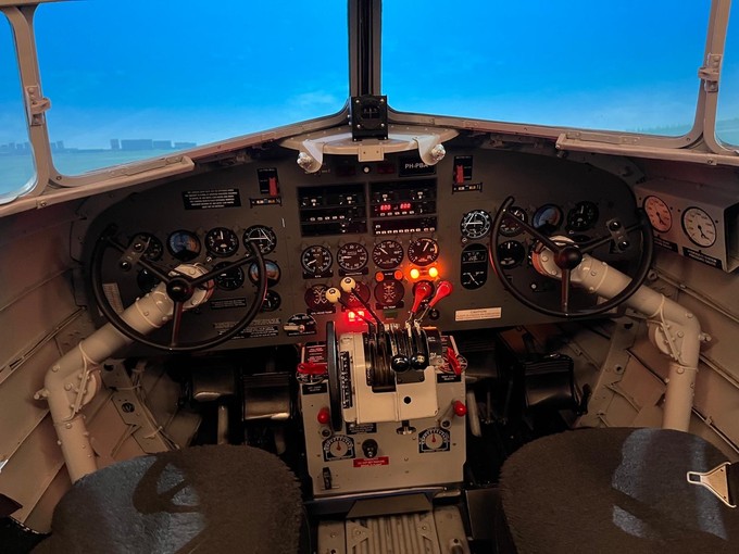 Das Cockpit des Simulators.