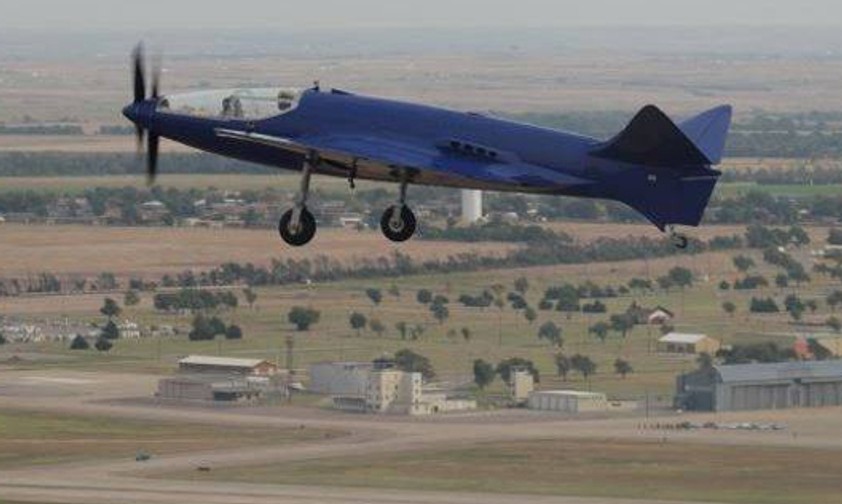 Der Bugatti 100P beim Test im Oktober 2015. Im August 2016 ist der Nachbau abgestürzt.