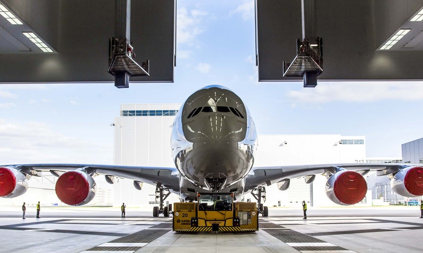 Airbus A380: Erster Superjumbo wird zum Hilfsfrachter.