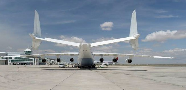 Auch die Spannweite der An-225 ist beeindruckend: 88,4 Meter.