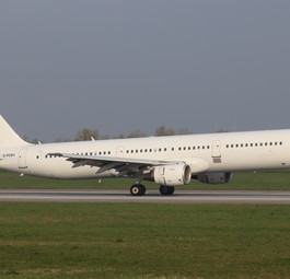 Airbus A321 von Titan Airways: Derzeit zwischen Hamburg-Finenwerder und Toulouse unterwegs.