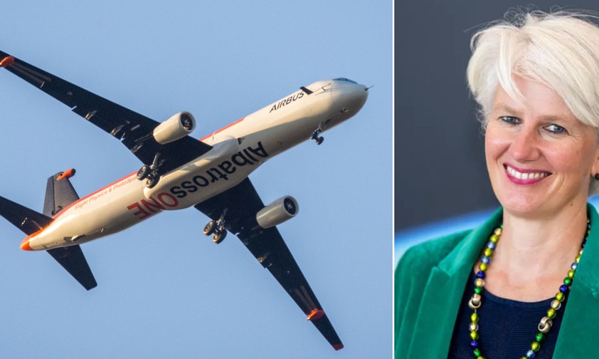 Airbus-Technikchefin Sabine Klauke und der Albatross One, ein Modell, mit dem der Flugzeugbauer klappbare Flügelspitzen erforscht.