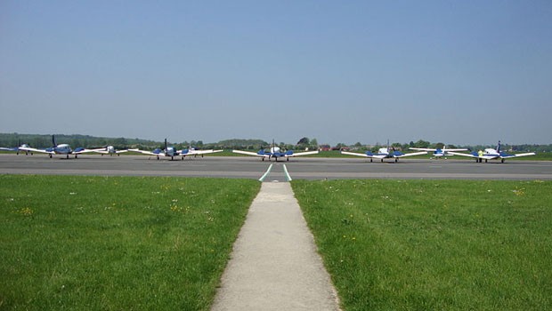 Wer nach Oxford möchte, sollte auf jeden Fall nach «London Oxford» fliegen. Der Flughafen liegt nur elf Kilometer von der Stadt entfernt. Wer hingegen nach London will, sollte sich das überlegen: Der Flughafen liegt 97 Kilometer von Themse-Stadt entfernt.