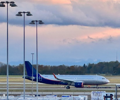 Der gestrandete A320 von Aeroflot in München: Bleibt vorerst weiter vor Ort.