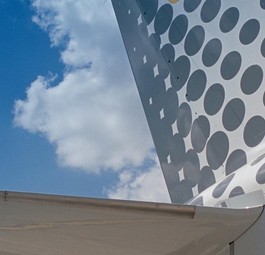 Leitwerk eines Airbus von Vueling: Ein Bild, das irgendwann verschwinden wird.
