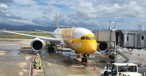 Boeing 787 von Scoot am Gate: Der Mann wurde nach der Ankunft verhaftet.