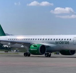 Embraer E190 von Wideroe: Mit diesem Flugzeugtyp wurden die Russinnen und Russen Richtung Heim geflogen.  
