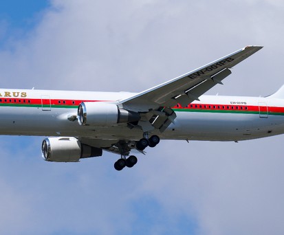 Die Boeing 767 mit dem Kennzeichen EW-001PB am 3. Mai 2021 im Anflug auf Basel: Die Maschine der ...