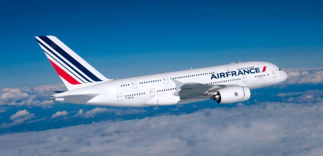 Platz 5: Doch es gibt auch Airlines, welche auf Twitter Lob ernten. Mit einem Score von +0,5 schafft es Air France unter die besten fünf von insgesamt 70 Airlines weltweit.