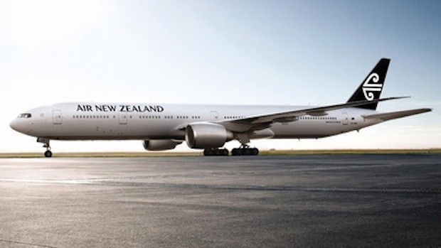 Air New Zealand in der Bemalung mit der Nationalfarbe Schwarz.