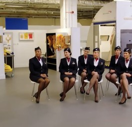 James Corden macht Dreamliner zum Party-Plane