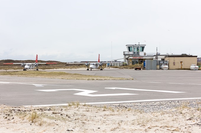 Die Islander mit den Kennzeichen D-IOLN und D-IOLO ...