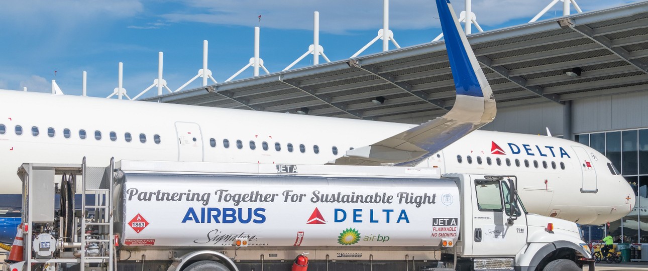 Ein Airbus A321 beim Betanken: Welche Jets vom aktuellen Problem betroffen sind, hängt von der Seriennummer der Kraftstoffpumpen im Tanksystem des Fliegers ab.