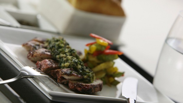 Fun Fact: Etihad wollte mit den World Airline Awards nichts mehr zu tun haben und kein Teil des Rankings sein. Das ging aber wohl in die Hose: Etihad belegt in der Kategorie Best Catering First Class den ersten Platz. Gratulation!