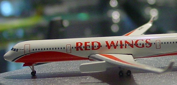 Modell eines Red-Wings-Fliegers:Der Crash in Moskau brachte der Airline das Ende.