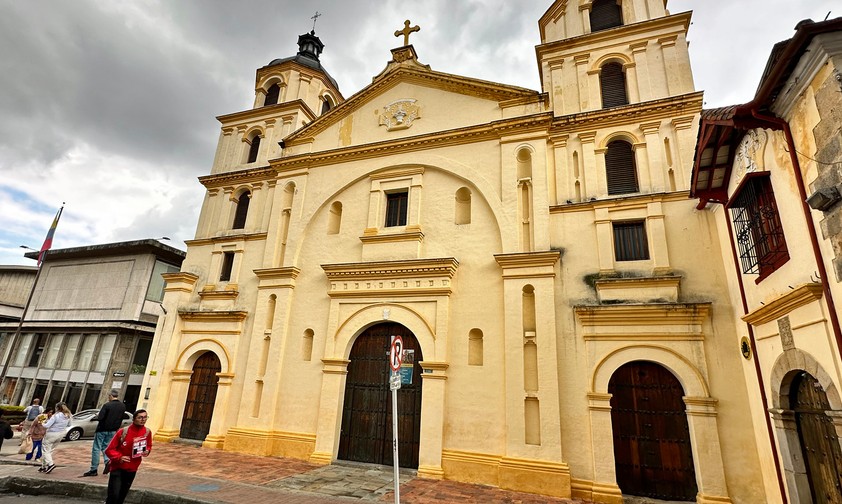 Eine Kirche in Bogota: Die Stadt verbindet Tradition und Moderne.