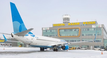 Boeing 737 von Pobeda am Flughafen Kazan: Ein Mexikaner sitzt seit Tagen am Airport fest.