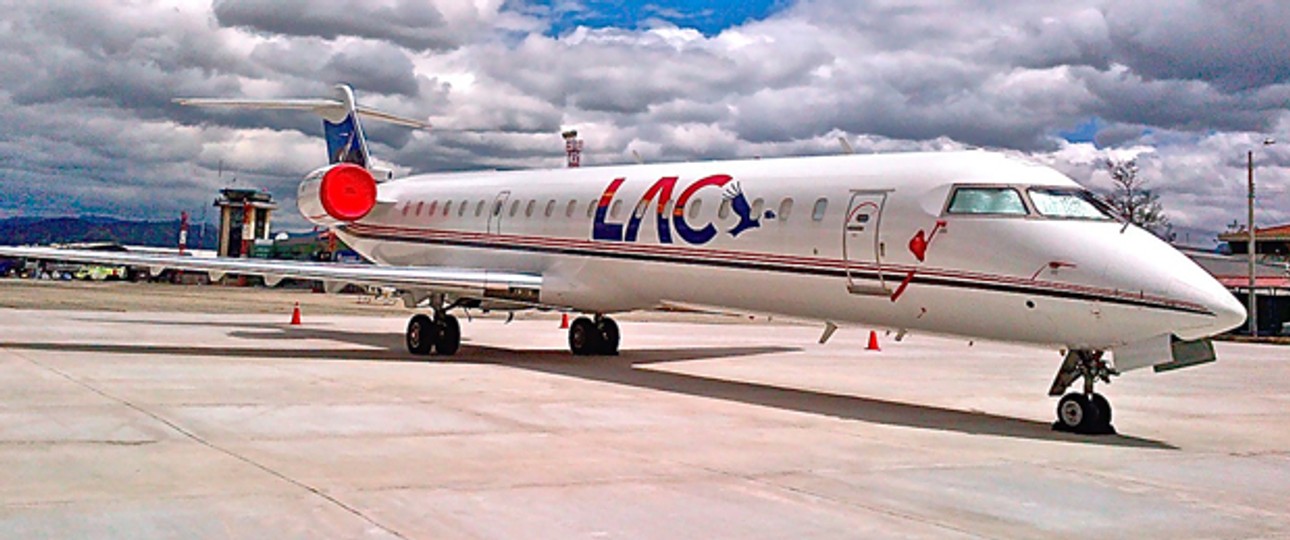 Bombardier CRJ700 von Línea Aérea Cuencana: Bald in der Luft.