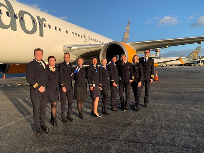 Besatzung einer der Maschinen von Condor vor dem Abflug.