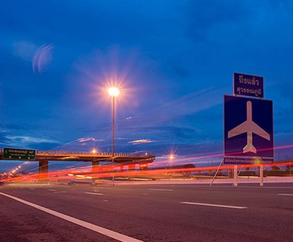 Straße zum Flughafen Suvarnabhumi: Selten so leer.