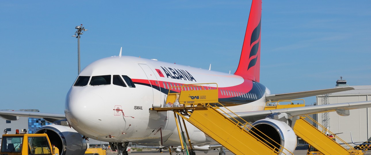 Die TC-GVC: Der Airbus A319 geht nun fest an Albanien.