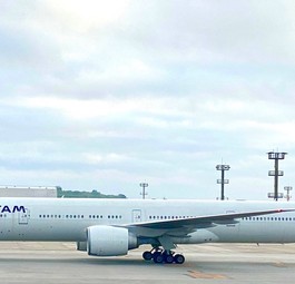 Boeing 777 von Latam in São Paulo: Bald Teil einer Riesen-Gruppe?