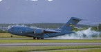 C-17A Globemaster III der US Air Force (USAF) am Flughafen Genf.