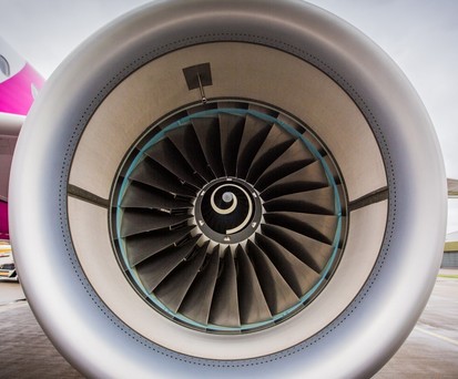Flugzeug von Wizz Air: Die Triebwerke machten in der Hitze Probleme.