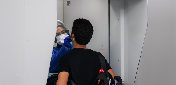 Der Flughafen Istanbul hat ein eignes Testzentrum eingerichtet, damit sich Passagiere vor dem Abflug testen lassen können.