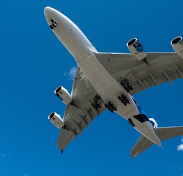 A380 im Flug: Flughäfen reissen sich um die Flieger.