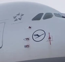 Lufthansas Airbus A380 mit dem Kennzeichen D-AIMM: Der zweite Rückkehrer.