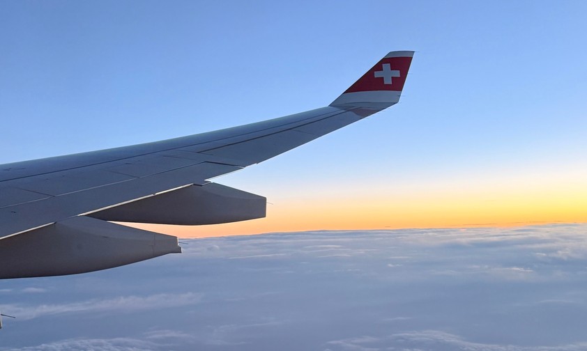 Blick aus einem Airbus A330 von Swiss. Es fehlen Pilotinnen und Piloten.