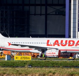 Erwischt: Der erste A320 von Laudamotion in der neuen Bemalung in Shannon.