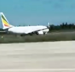 Jet von Ethiopian landet an noch nicht eröffnetem Flughafen