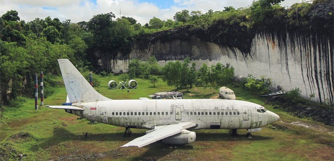 Die mysteriöse Boeing 737 auf Bali: Wer brachte sie hier her?