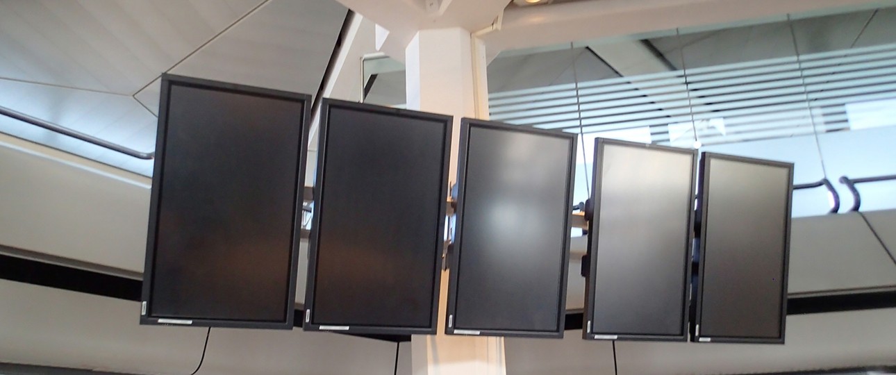 Früher zeigten die Monitore Flüge an.