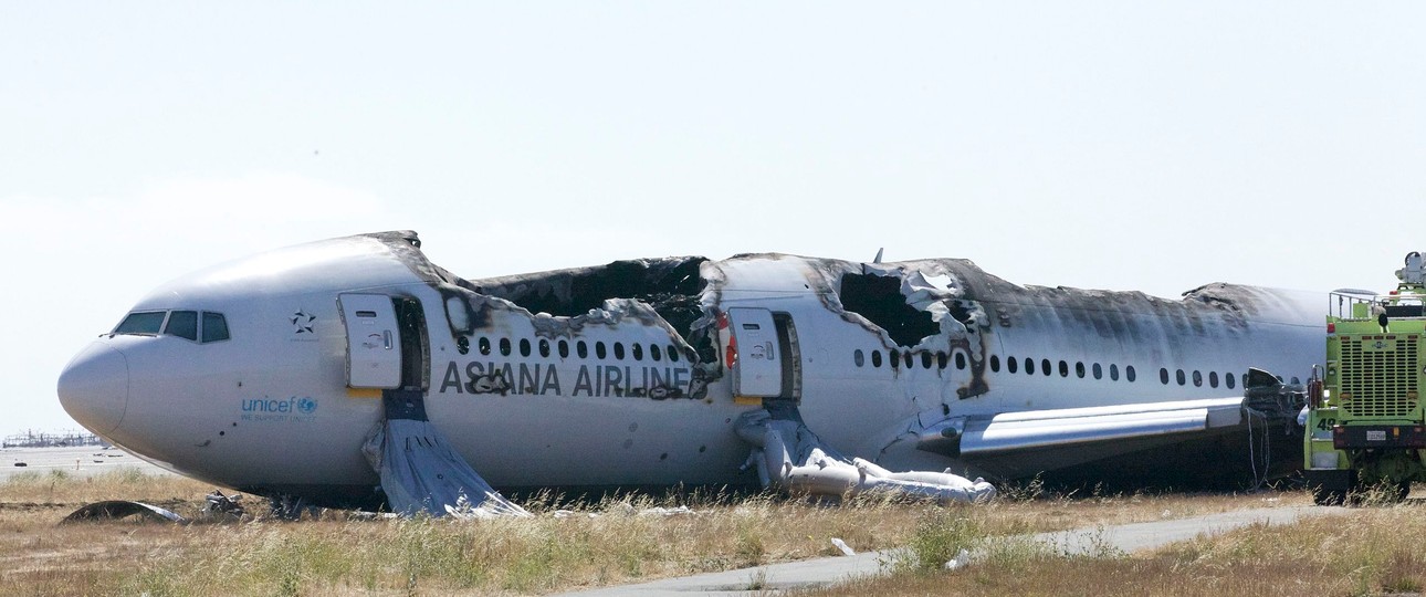 Wrack der Asiana-Maschine: Die Ermittler gaben den Piloten die Schuld.
