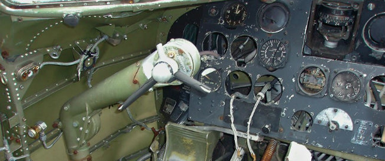 Blick ins Cockpit der 1943 produzierten C-47.