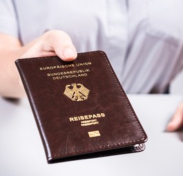 Reisepass: Neue Regeln für Flüge nach Deutschland.